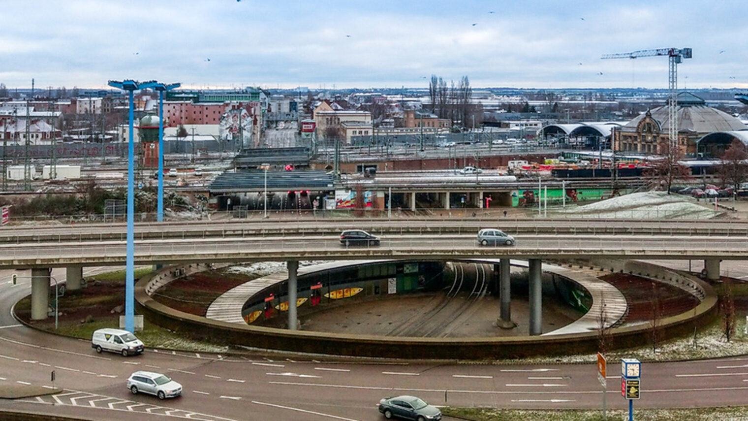 stadt, anblick, panorama, nacht, architektur, brücke, himmel, anreisen, städtisch, landschaft, ortsbild, silhouetten, bauwerk, hauptstraße, traffic, road, fluss, hafen, pueblo, licht, wasser, meer, europa, capital, budapest, halle, saale, altstadt, sachsen anhalt, hauptbahnhof, deutschland, ausflug, ausflugsziel, bekannt, belebt, berühmt, denkmal, fünf, türme, an der saale, hintergrund, händel, innenstadt, marktkirche, marktplatz, niemand, orientierungspunkt, ostdeutschland, reisen