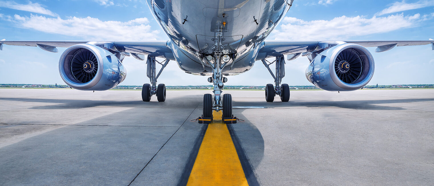 Flugzeug, Flughafen, Start. Bild: frank peters / stock.adobe.com