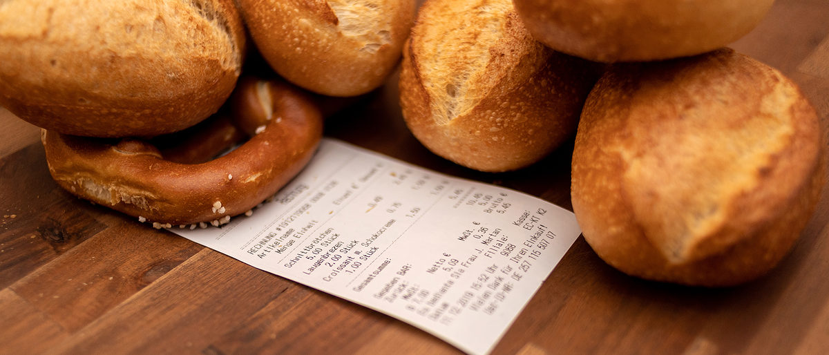 essen, brot, baked, frisch, frühstück, brötchen, backstube, braun, gesund, brotzeit, backwaren, isoliert, weiß, mahl, cookie, süss, backen, faulenzen, weizen, köstlich, lecker, dessert, teller, hausgemacht, kassenbon, bonpflicht, kassenbonpflicht, kassenzettel, rechnung, quittung, bäcker, brezel, gesetz