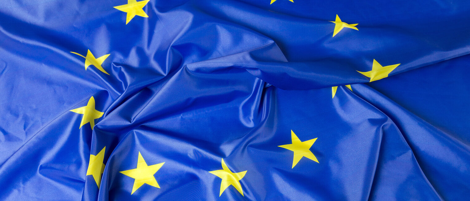 European Union EU Flag Schlagwort(e): eu, flag, fabric, silky, cloth, european, yellow, silk, glossy, star, drapery, wave, union, texture, blue, euro, background, europe, textile