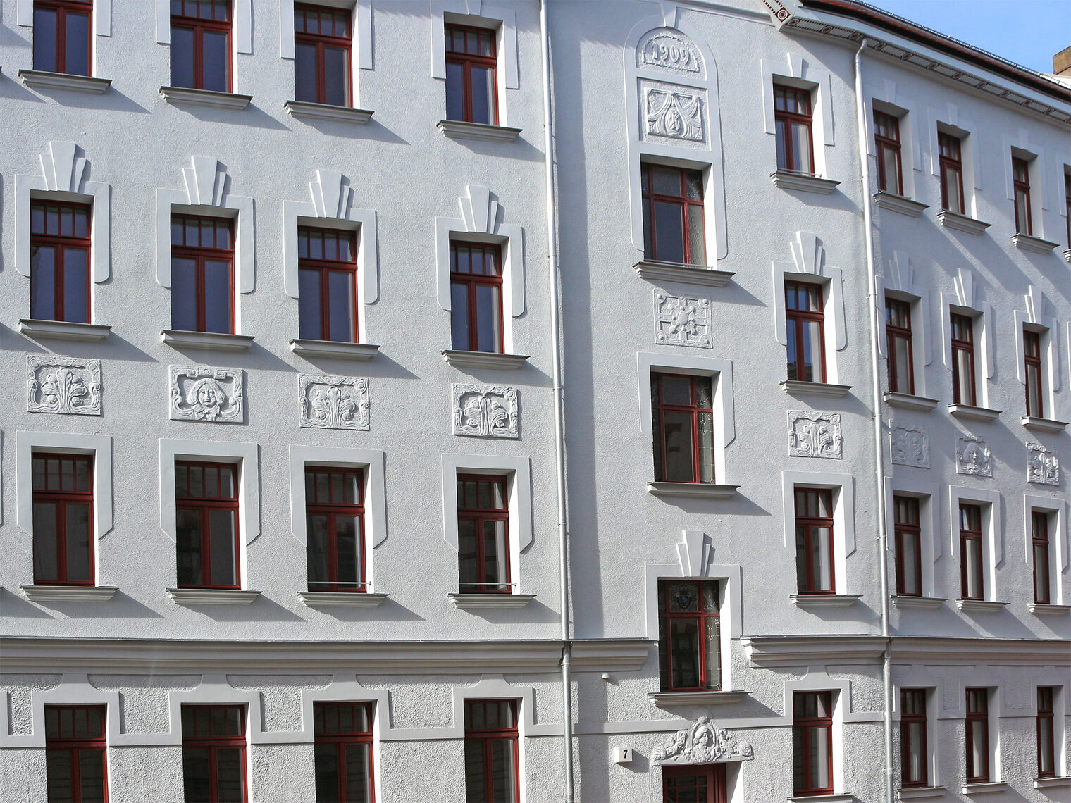  Forßbohm & Söhne Bauunternehmen GmbH: Komplettinstandsetzung des Mehrfamilienhauses Hahnemannstraße 7 in Leipzig. Bild: Forßbohm & Söhne